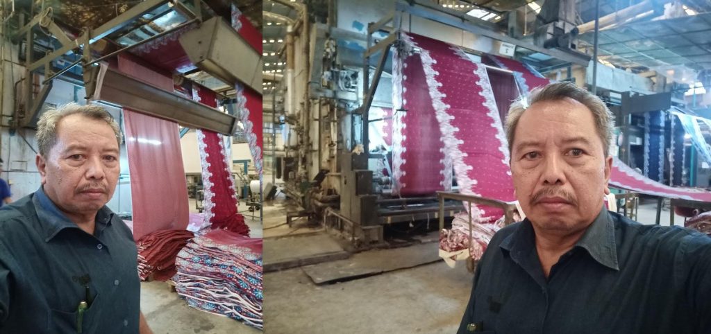 Proses fiksasi zat warna reaktif di kain katun rayon menggunakan uap langsung