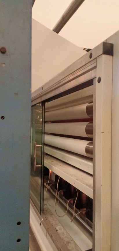 Meluruskan serat kain katun rayon