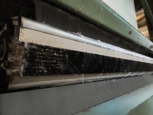 Sikat untuk naikan bulu-bulu di permukaan kain katun rayon greige